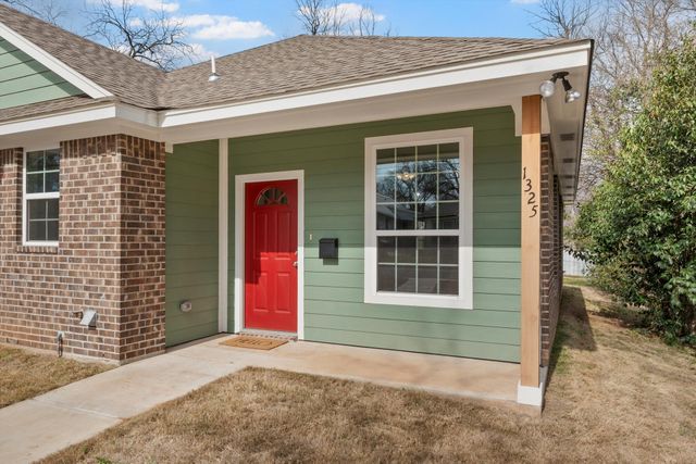 1325 N 11th Street, Waco, TX 76707