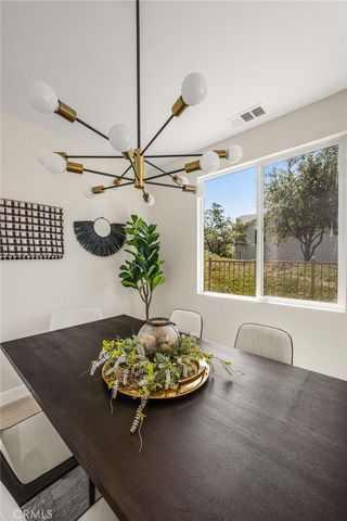 705 E Lemon Swirl, Azusa, CA 91702