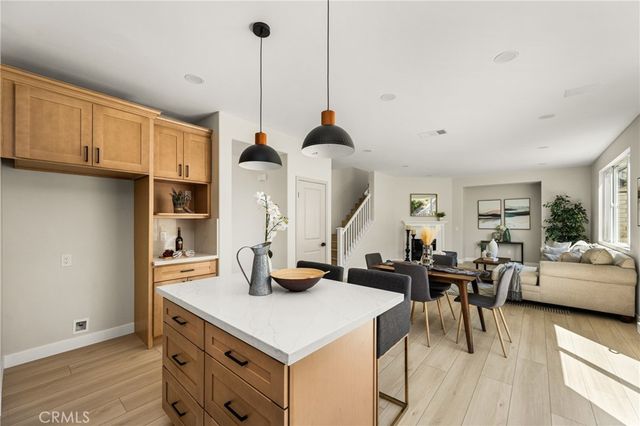 705 E Lemon Swirl, Azusa, CA 91702