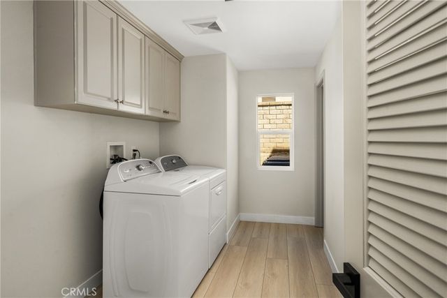 705 E Lemon Swirl, Azusa, CA 91702