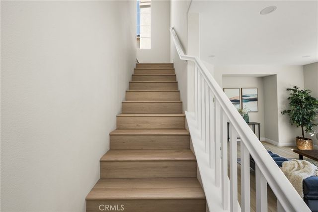 705 E Lemon Swirl, Azusa, CA 91702