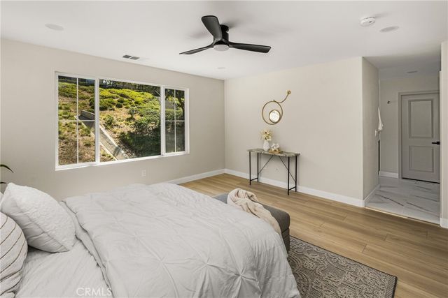 705 E Lemon Swirl, Azusa, CA 91702