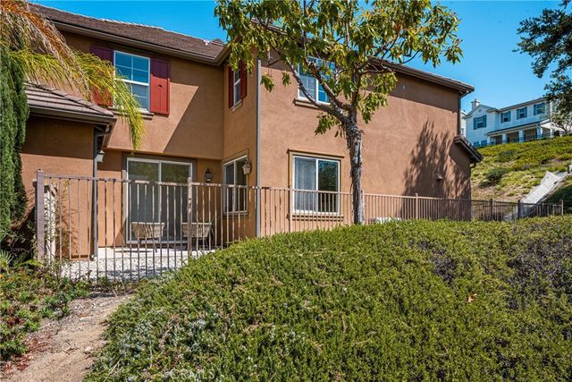 705 E Lemon Swirl, Azusa, CA 91702