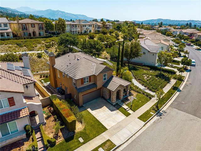 705 E Lemon Swirl, Azusa, CA 91702