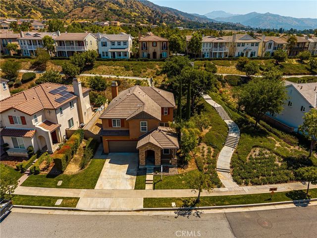 705 E Lemon Swirl, Azusa, CA 91702