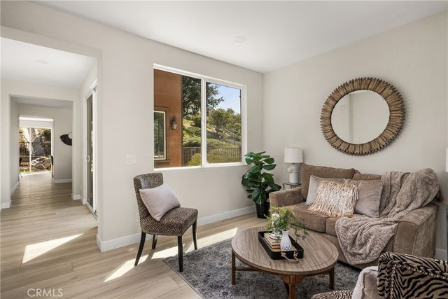 705 E Lemon Swirl, Azusa, CA 91702