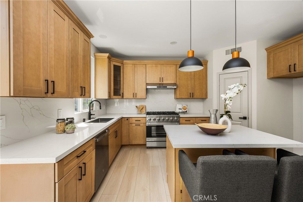 Image 27 of property listing at 705 E Lemon Swirl, Azusa, CA 91702