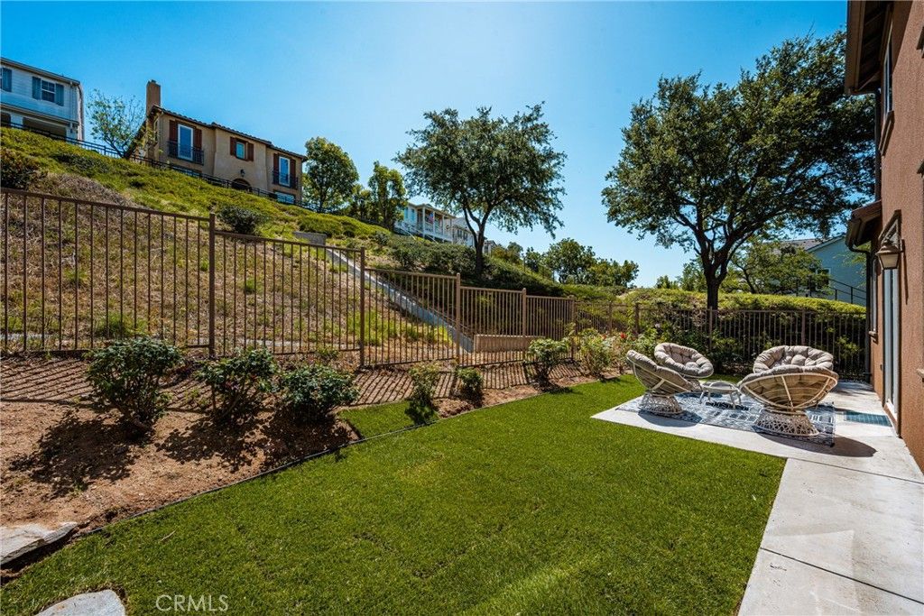 Image 34 of property listing at 705 E Lemon Swirl, Azusa, CA 91702