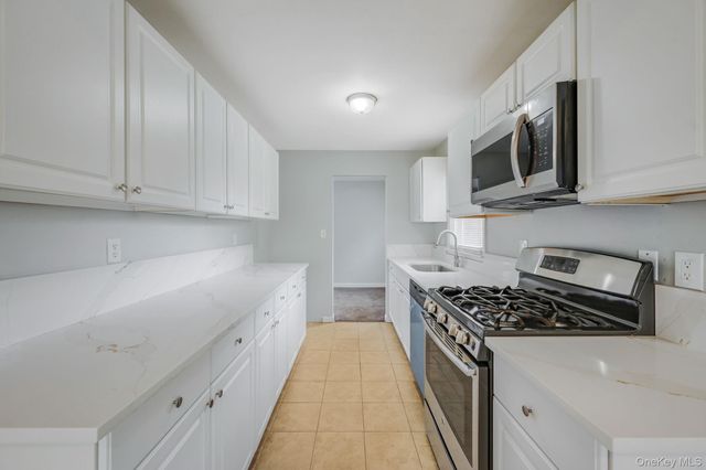 202 Nevada Street, Hicksville, NY 11801