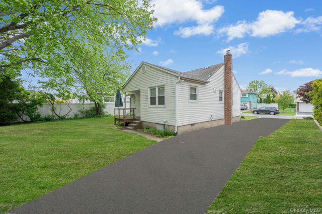 202 Nevada Street, Hicksville, NY 11801
