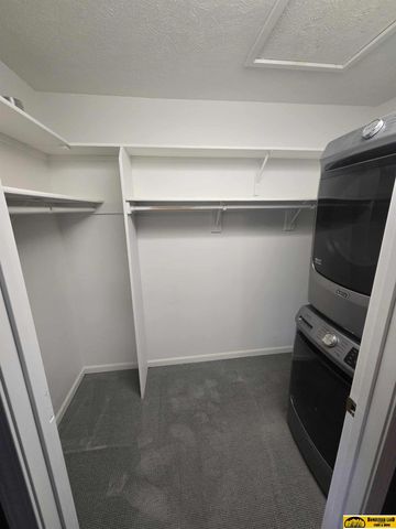 3807 Sweetbriar Lane, Lincoln, NE 68516