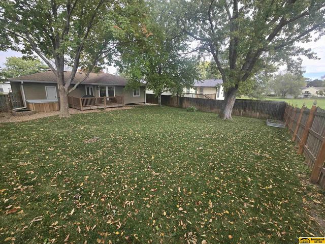 3807 Sweetbriar Lane, Lincoln, NE 68516