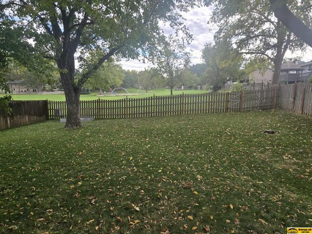 3807 Sweetbriar Lane, Lincoln, NE 68516