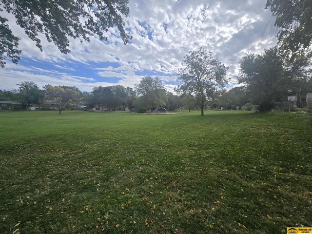 3807 Sweetbriar Lane, Lincoln, NE 68516