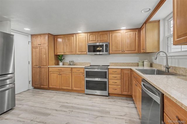 14305 E Marina Drive B, Aurora, CO 80014