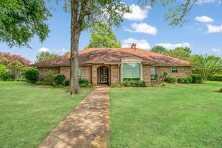 720 Medalist Street, Paris, TX 75460