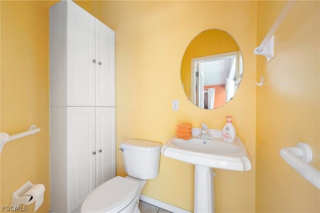 2007 NE 1st AVE, Cape Coral, FL 33909