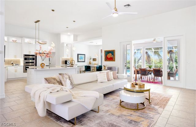 2007 NE 1st AVE, Cape Coral, FL 33909