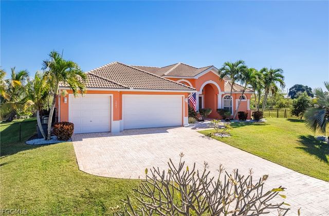 2007 NE 1st AVE, Cape Coral, FL 33909