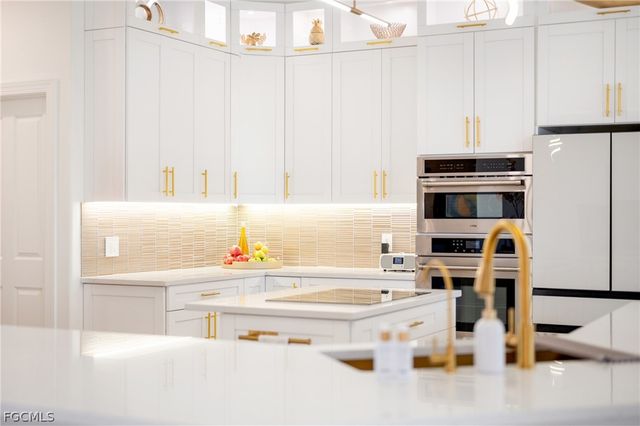 2007 NE 1st AVE, Cape Coral, FL 33909