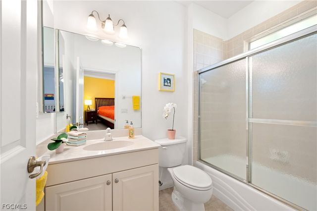 2007 NE 1st AVE, Cape Coral, FL 33909