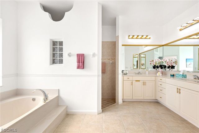 2007 NE 1st AVE, Cape Coral, FL 33909