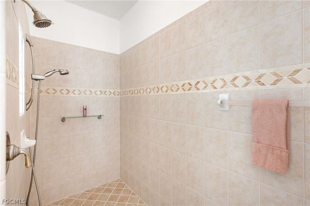 2007 NE 1st AVE, Cape Coral, FL 33909