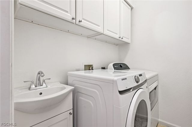 2007 NE 1st AVE, Cape Coral, FL 33909