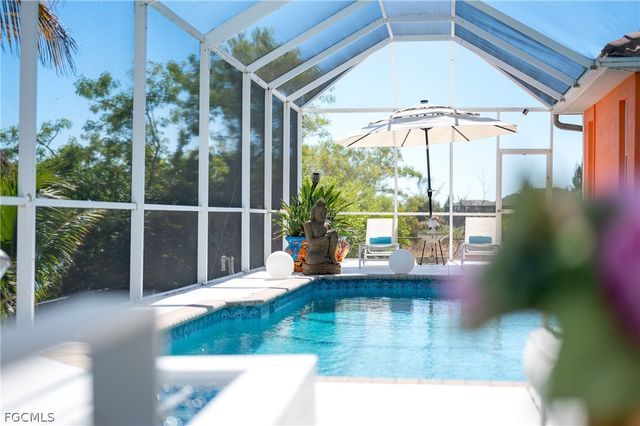 2007 NE 1st AVE, Cape Coral, FL 33909