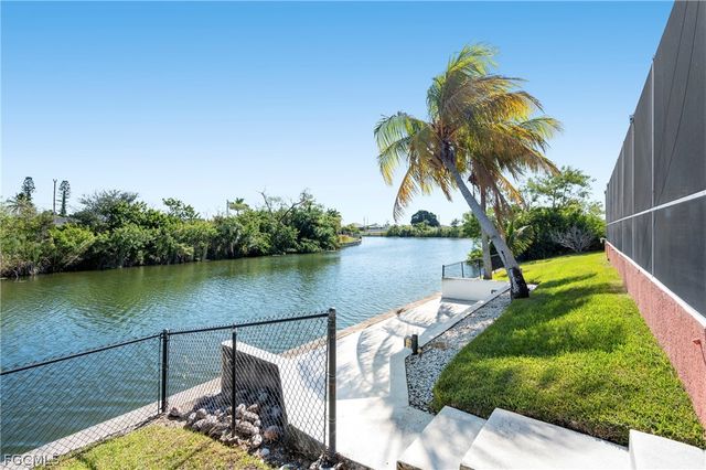 2007 NE 1st AVE, Cape Coral, FL 33909