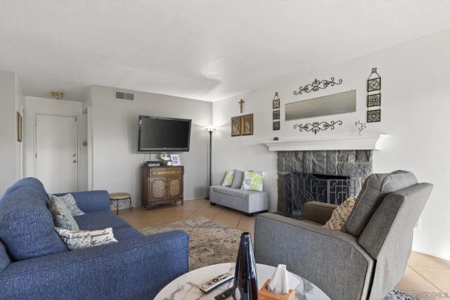 800 Calle Higuera, Camarillo, CA 93010