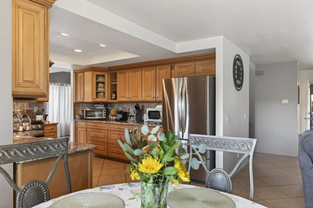 800 Calle Higuera, Camarillo, CA 93010