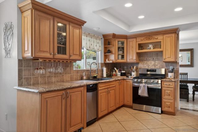 800 Calle Higuera, Camarillo, CA 93010