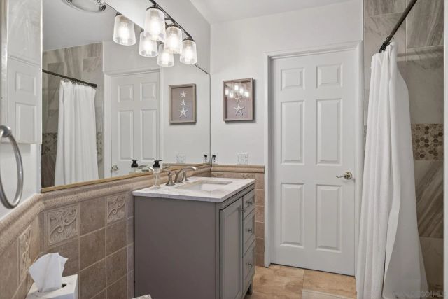 800 Calle Higuera, Camarillo, CA 93010