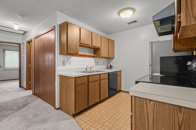 6523 84th Court N, Brooklyn Park, MN 55445