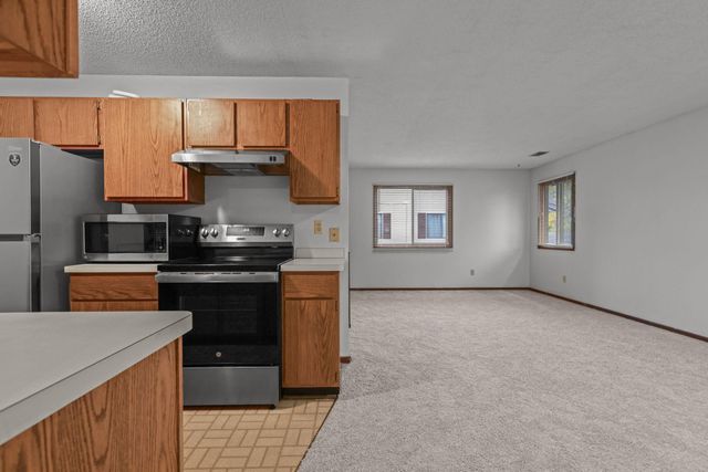 6523 84th Court N, Brooklyn Park, MN 55445