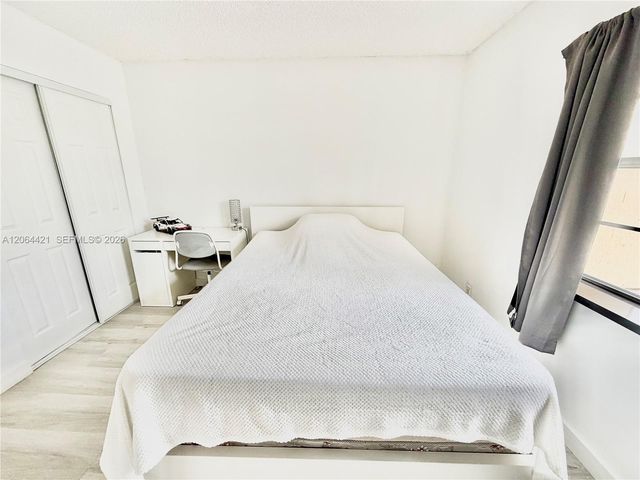 2203 NE 7th Street 14, Hallandale Beach, FL 33009