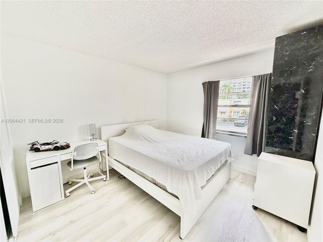 2203 NE 7th Street 14, Hallandale Beach, FL 33009
