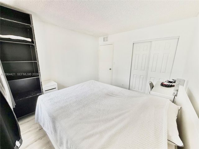 2203 NE 7th Street 14, Hallandale Beach, FL 33009