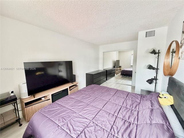 2203 NE 7th Street 14, Hallandale Beach, FL 33009