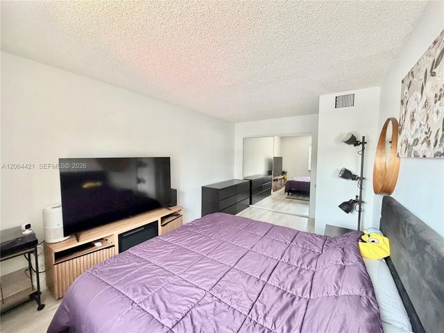 2203 NE 7th Street 14, Hallandale Beach, FL 33009