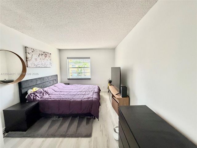 2203 NE 7th Street 14, Hallandale Beach, FL 33009