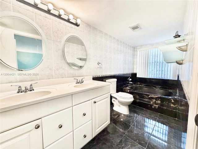 2203 NE 7th Street 14, Hallandale Beach, FL 33009