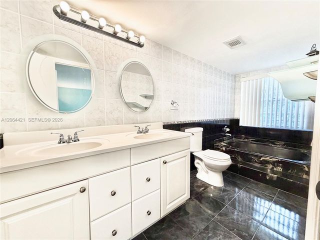 2203 NE 7th Street 14, Hallandale Beach, FL 33009