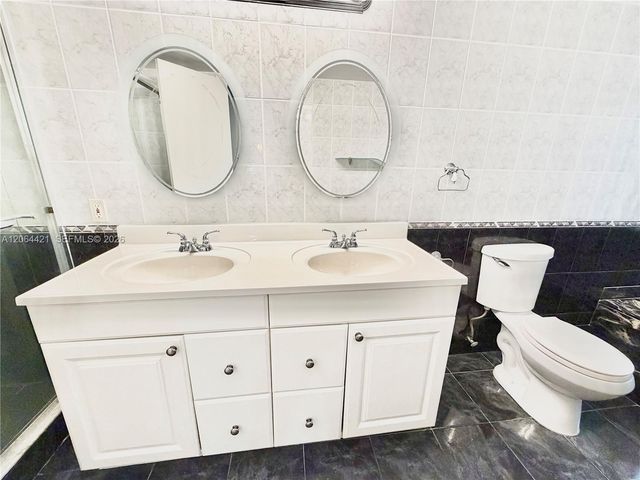 2203 NE 7th Street 14, Hallandale Beach, FL 33009