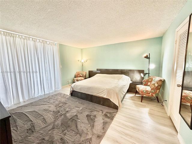 2203 NE 7th Street 14, Hallandale Beach, FL 33009