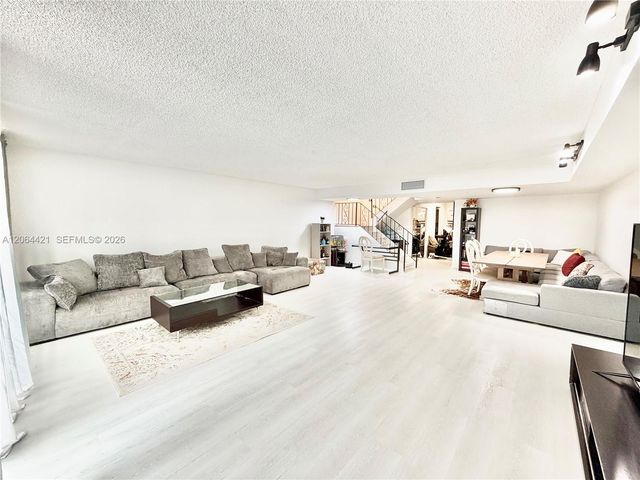 2203 NE 7th Street 14, Hallandale Beach, FL 33009