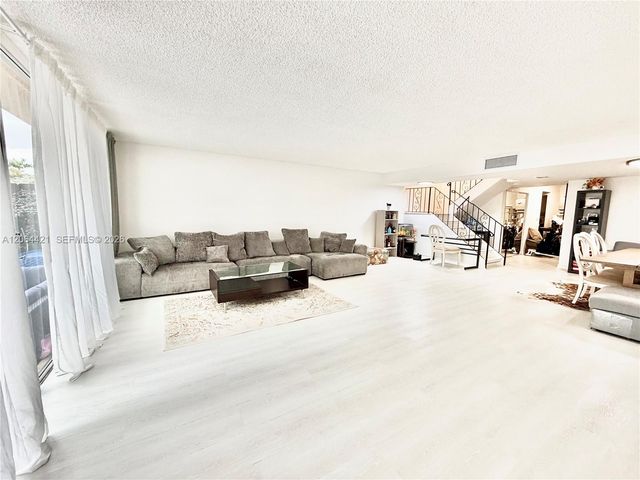 2203 NE 7th Street 14, Hallandale Beach, FL 33009