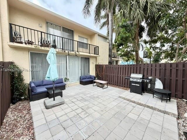 2203 NE 7th Street 14, Hallandale Beach, FL 33009