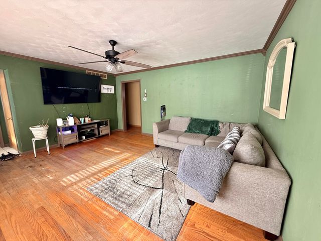 1212 Devonshire Street, Hobart, IN 46342